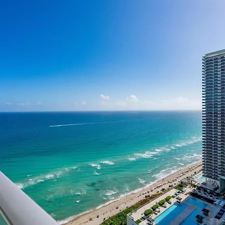 Amazing Views On The 29Th Floor 2Br Beach Resort